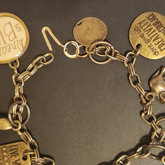 Charm bracelet - Picture 4 of 7